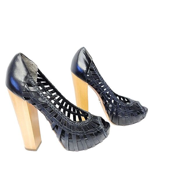 Bebe   - Picture 1 of 12